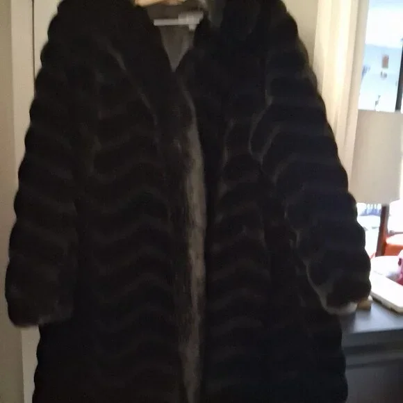 Gallery Woman Plus Size Black Faux Fur Hooded Parka - Picture 1 of 2